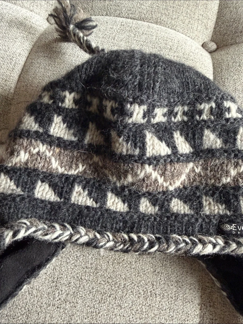 Everest Designs Nepal Wool Earflap Hat Adult Black Gray Braided Tassel Pom - Picture 8 of 11
